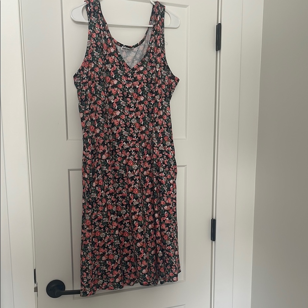 Elegant Floral Sleeveless Midi Dress
